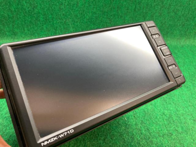ダイハツ純正ディーラーオプション NMZK-W71D【7V型200mmワイド 