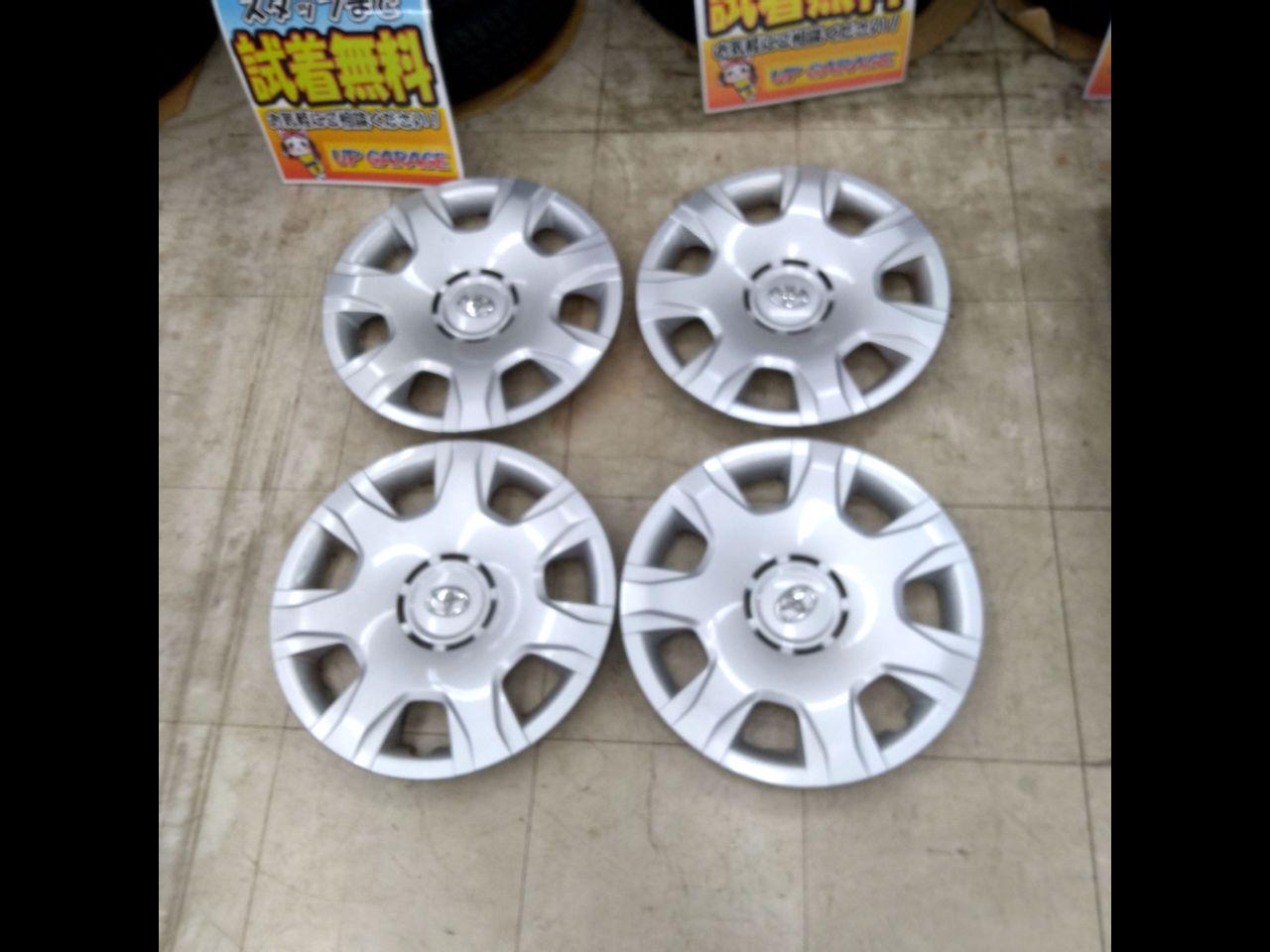 トヨタ純正 200系ハイエース純正ホイールキャップ | やや傷や汚れあり 