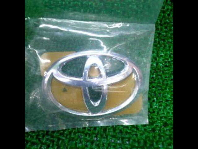 TOYOTA 90975-02071 エンブレム | 新古品 | アップガレージ 浜松インター店 | カー用品 ボディパーツ その他ボディ ...