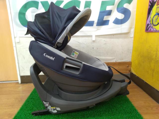 Combi クルムーヴ アドバンス ISOFIX エッグショック チャイルドシート JP-590 ネイビー