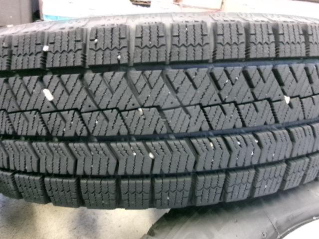 DUNLOP MACBES MB8 + BRIDGESTONE BLIZZAK VRX2 | 中古品 | アップガレージ 新津店 | カー用品 ...