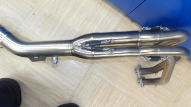 Z900(17-19) AKRAPOVIC(アクラポビッチ) ステンレス ヘッダーパイプ+スリップオンライン チタンサイレンサー(合わせるとフルエキになります。)