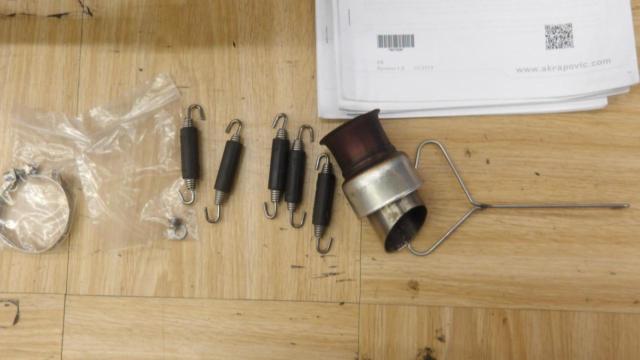Z900(17-19) AKRAPOVIC(アクラポビッチ) ステンレス ヘッダーパイプ+スリップオンライン チタンサイレンサー(合わせるとフルエキになります。)