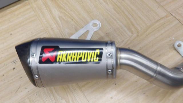 Z900(17-19) AKRAPOVIC(アクラポビッチ) ステンレス ヘッダーパイプ+スリップオンライン チタンサイレンサー(合わせるとフルエキになります。)