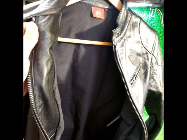 Ducati(ドゥカティ)純正 Urban Stripes レザージャケット【サイズ:S】