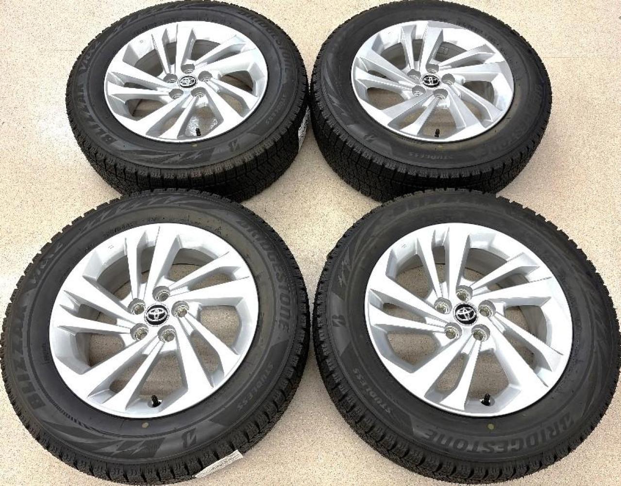 【中古ホイール未使用タイヤ】 トヨタ(TOYOTA) ライズハイブリッド純正 + BRIDGESTONE BLIZZAK VRX2 195 ...