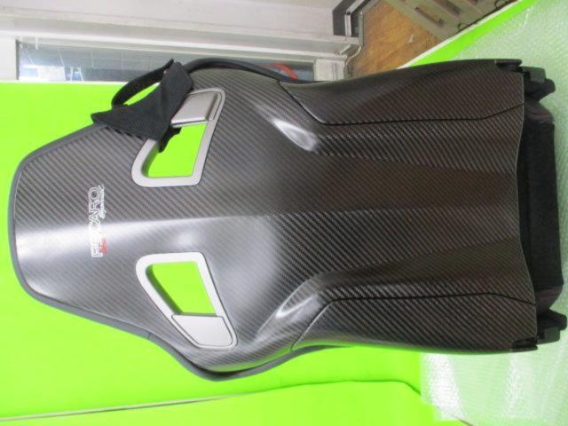 RECAROS P-X
Avant
CL210
Left
+
RECAROS P-XAvant
CL210
Right