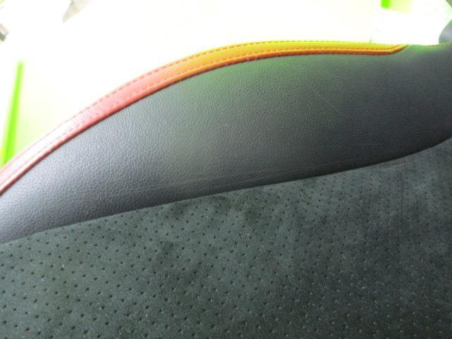 RECAROS P-X
Avant
CL210
Left
+
RECAROS P-XAvant
CL210
Right