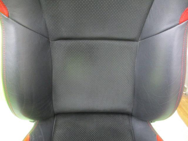 RECAROS P-X
Avant
CL210
Left
+
RECAROS P-XAvant
CL210
Right