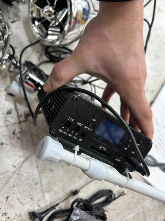 メーカー不明 バイク用スピーカー + アンプセット