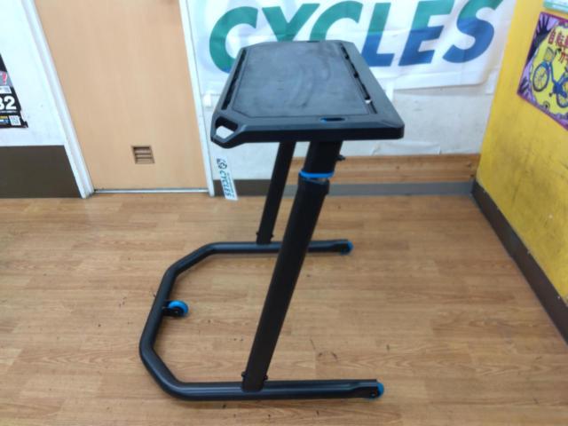 KICKR Indoor Cycling Desk Stand
