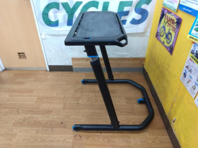 KICKR Indoor Cycling Desk Stand