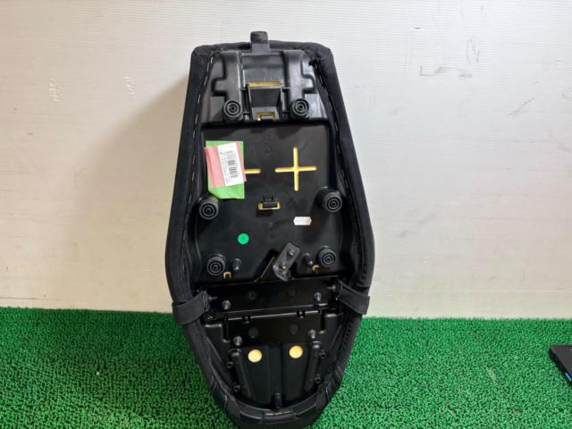 【RM22J/XSR700】YAMAHA 純正シート
