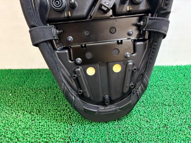 【RM22J/XSR700】YAMAHA 純正シート