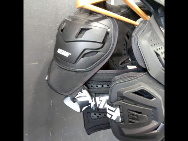 サイズ160-172 LEATT FUSION VEST3.0 プロテクターベスト ブラック