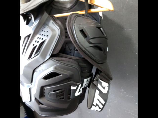 サイズ160-172 LEATT FUSION VEST3.0 プロテクターベスト ブラック
