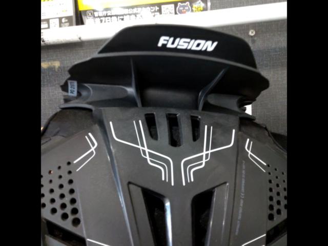 サイズ160-172 LEATT FUSION VEST3.0 プロテクターベスト ブラック
