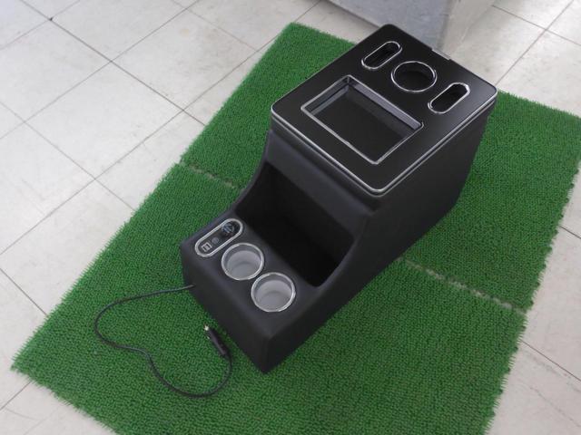 メーカー不明 コンソールBOX