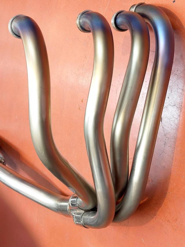 YOSHIMURA (Yoshimura)
Titanium cyclone muffler
ZRX400 (first half/~’97)