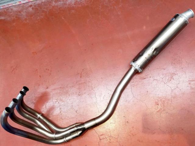 YOSHIMURA (Yoshimura)
Titanium cyclone muffler
ZRX400 (first half/~’97)