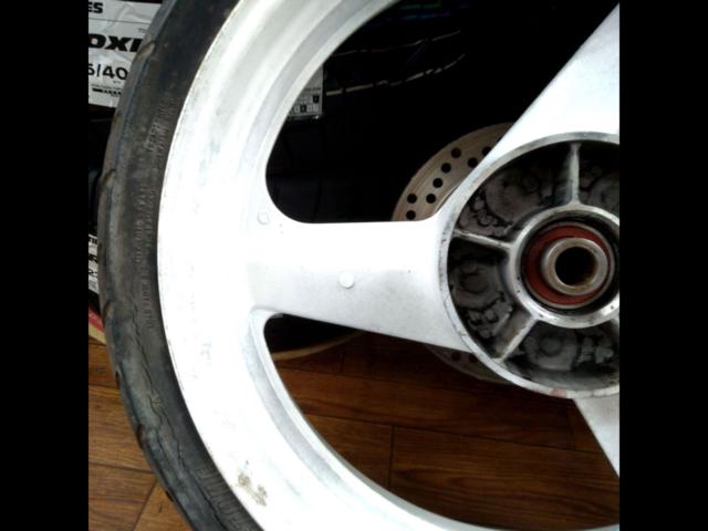 HONDA CBR400RR NC23 純正 リアホイール ホワイト