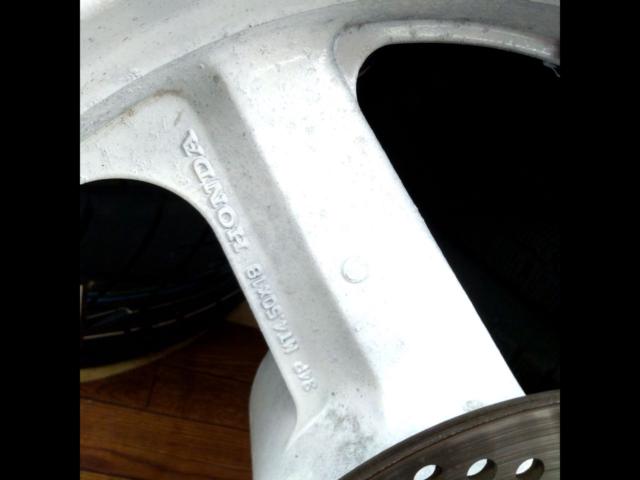 HONDA CBR400RR NC23 純正 リアホイール ホワイト