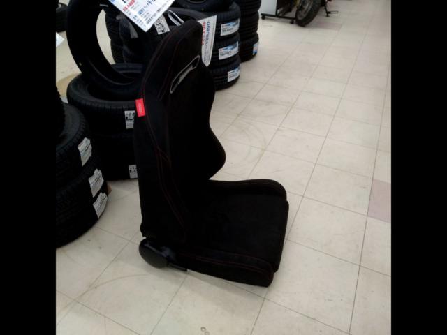 RENNSPORT セミバケットシート