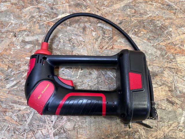 Air Raiser 充電式電動エアコンプレッサー | 中古品 | アップガレージ 岡崎宇頭店 | カー用品 メンテナンス 工具を通販で購入 ...