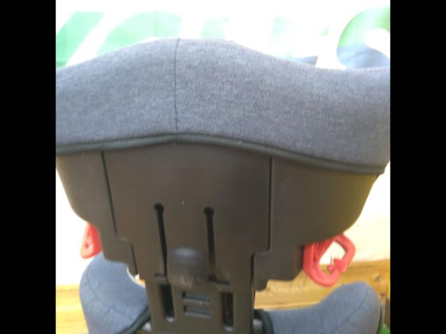 マムズキャリー 型番不明 車用ジュニアシート