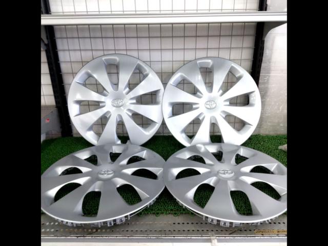 TOYOTA アクア NHP10純正ホイールキャップ | やや傷や汚れあり 