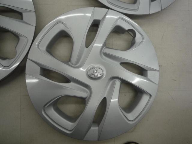 トヨタ純正】アクア純正ホイールカバー (ホイールキャップアクア 