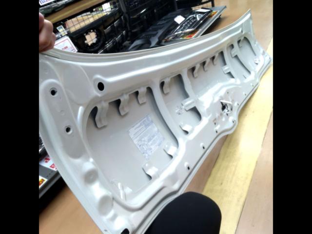 トヨタ純正 200系ハイエース純正加工ボンネット 標準ボディ | 目立った 
