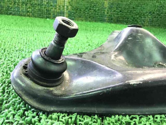 日産(NISSAN) 純正ロアアーム 右のみ シルビア/S13