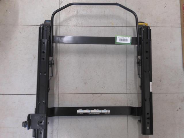 Raptor シートレール 運転席側