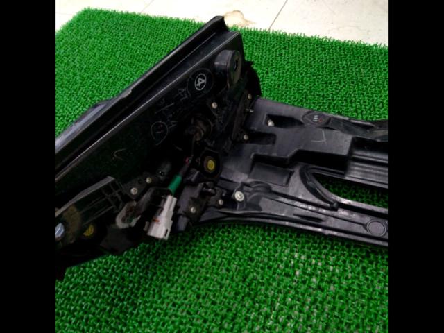 【トヨタ純正】30系ヴェルファイア テールレンズ助手席側