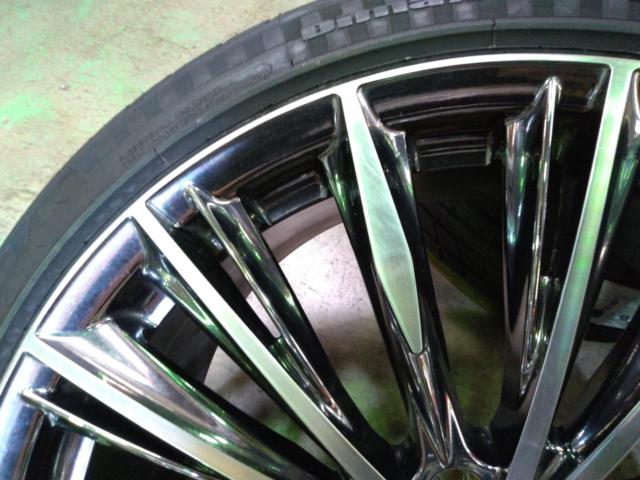 RAYS VERSUS STRATAGIA VOUGE + RADAR Dimax R8+ 245/40R20 99Y