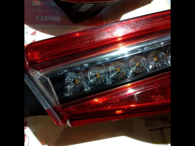 トヨタ純正】86 ZN6後期 純正 テールレンズ | やや傷や汚れあり 