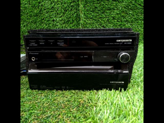 carrozzeria AVIC-VH9900
2009 model