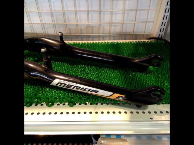 MERIDA × SR SUNTOUR M3000AL 26インチサスペンションフォーク フロント用