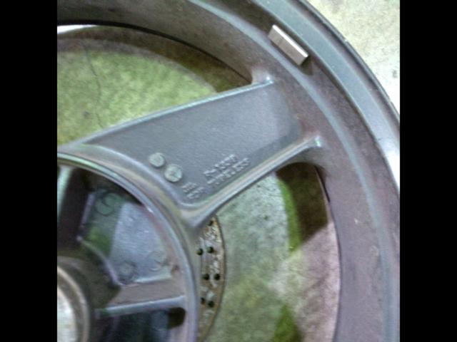 KAWASAKI 純正リアホイール ZRX400(ZR400E)