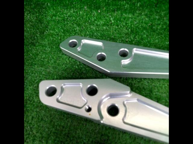 OHLINS
Caliper support ZRX1100 ('98)