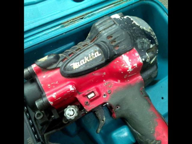 マキタ (makita) コンクリート用高圧エアピン打ち機 AN250HC