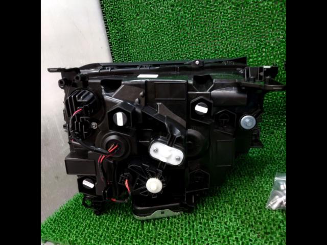 TOYOTA ランドクルーザー250 純正ヘッドライト ▼9月価格見直しました!!▼