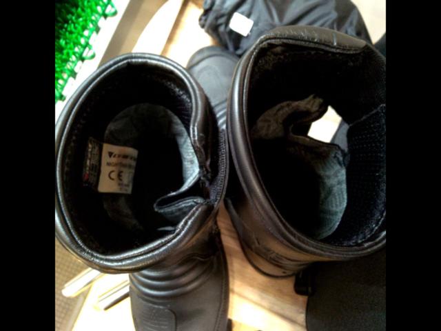 【サイズ:26.5 ～ 27cm 】 Dainese NIGHTHAWK D1 GORE-TEX LOW