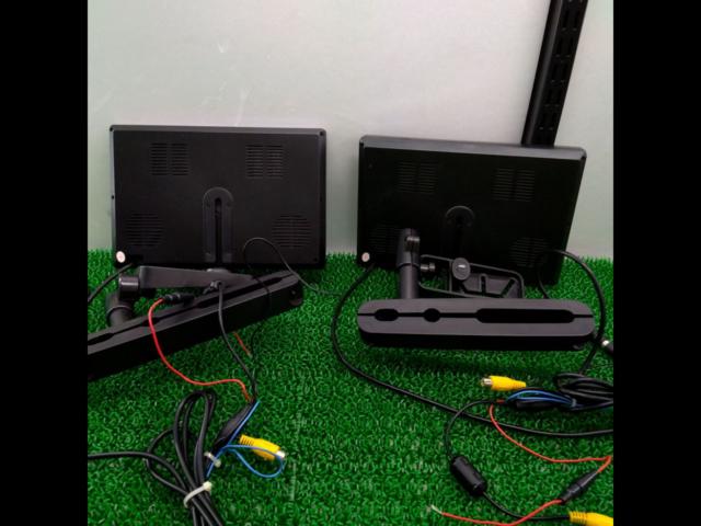 Unknown Manufacturer
Rear seat monitor
Right and left