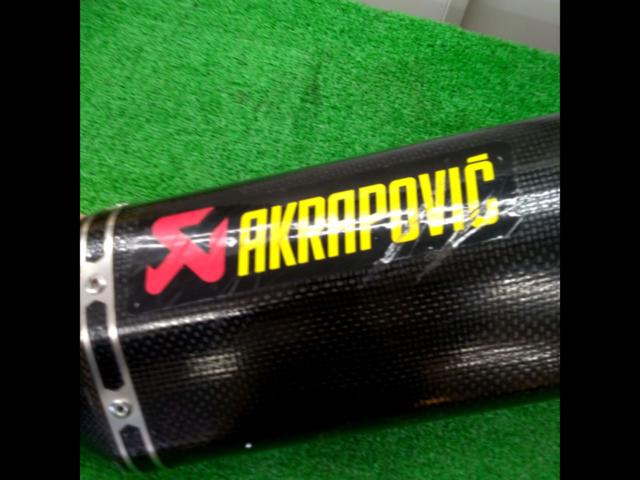☆☆値下げしました☆☆AKRAPOVIC(アクラポビッチ) チタンカーボンスリップオンマフラー ヤマハ FZ-1
