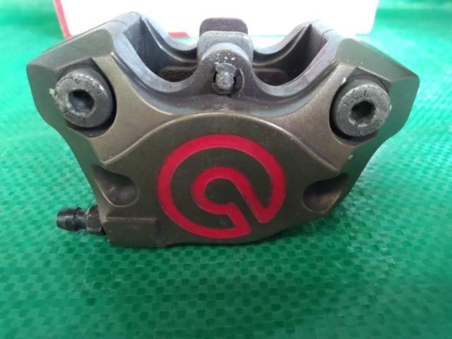 Brembo
CNC
Rear caliper 2P
120.A441.10
Mounting pitch 84mm