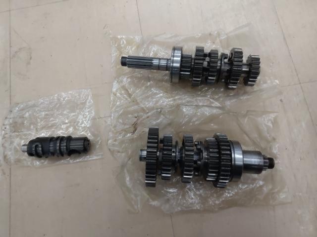 KAWASAKI
Zephyr 1100
Genuine transmission