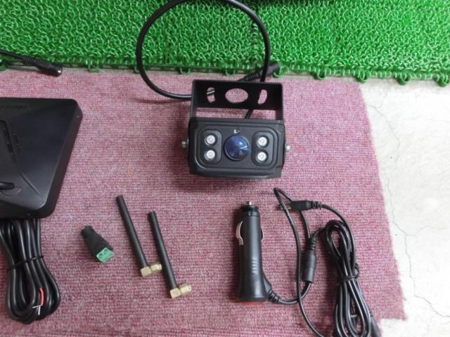 Hizenyo HYZ-L5W
7-inch rearview camera monitor
Wireless back camera