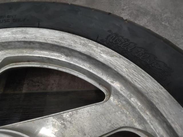 HONDA
Magna 250 genuine tire and wheel set